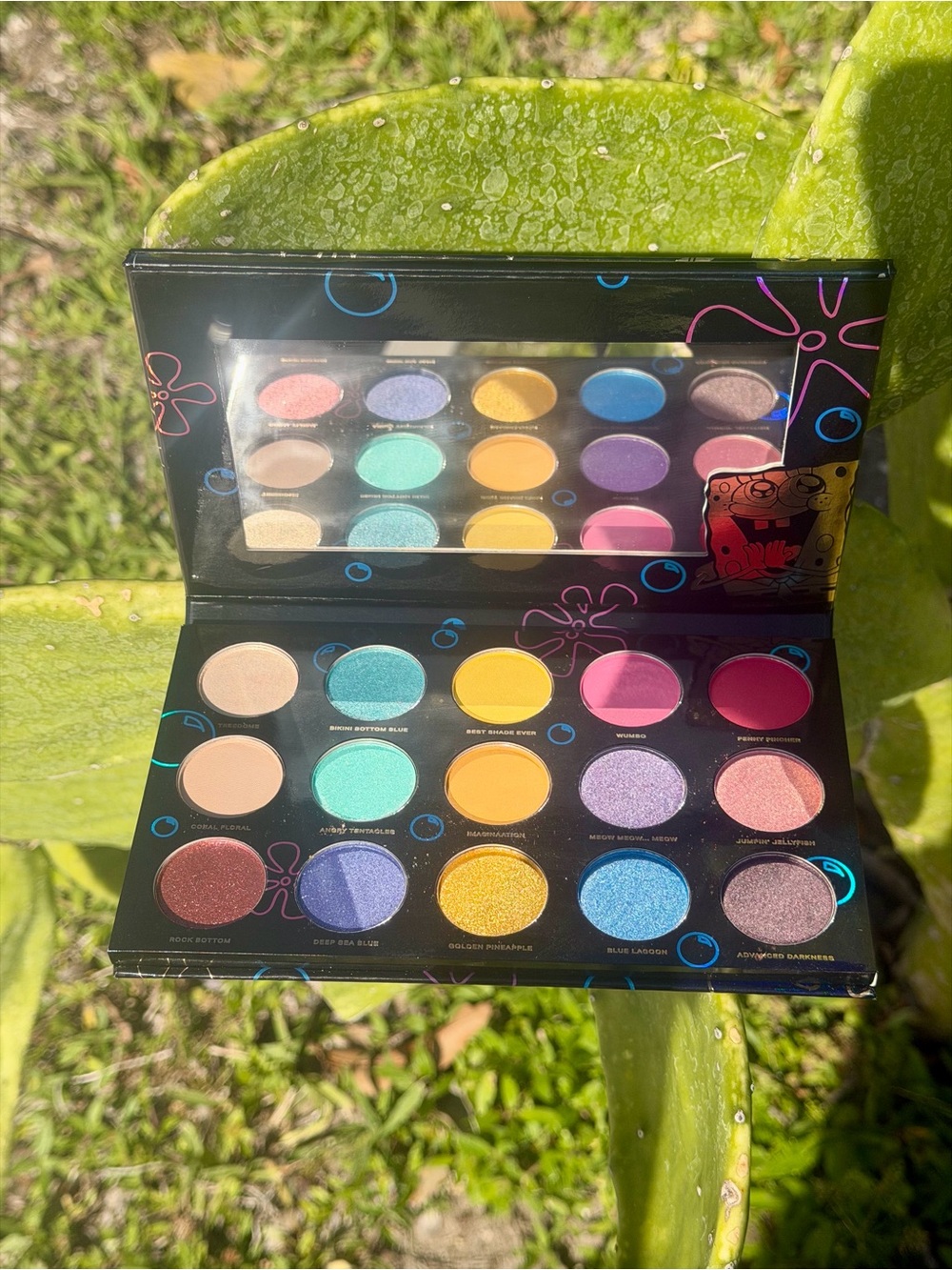 SPONGEBOB Bikini Bottom Eyeshadow Palette - Picture 3 of 16